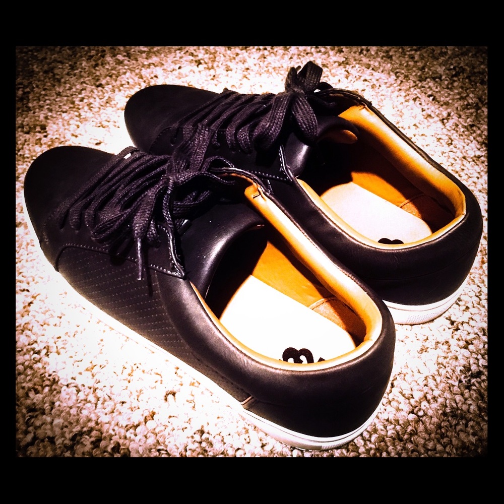 New R2 Mens Shoes (10.5)